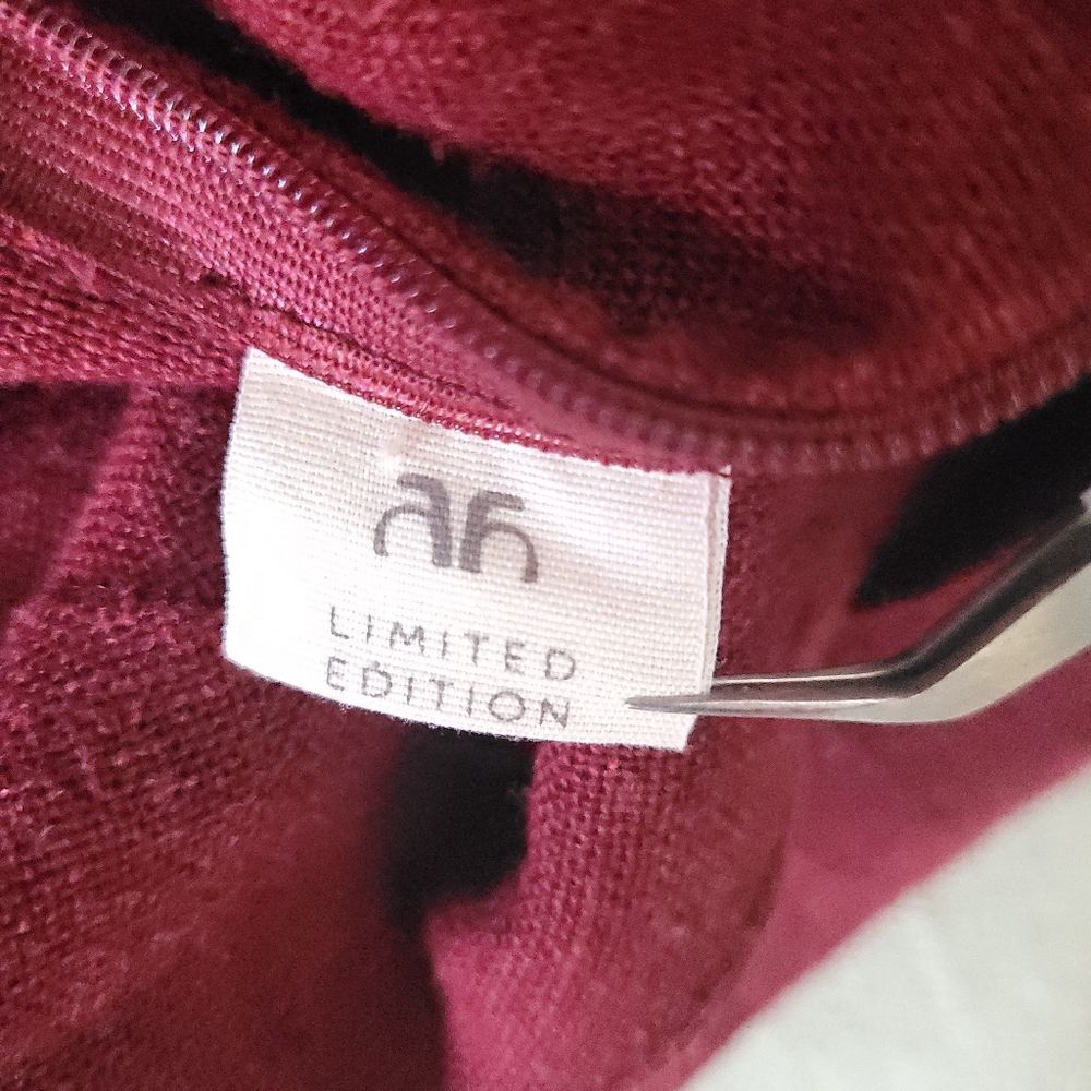 All That Remains Natalie Linen Tie Top Burgundy Womens 8 Limited Edition - Picture 7 of 12